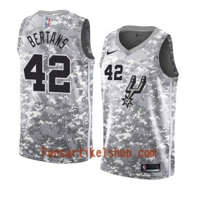 San Antonio Spurs Trikot Davis Bertans 42 2018-19 Nike Grau Swingman - Herren